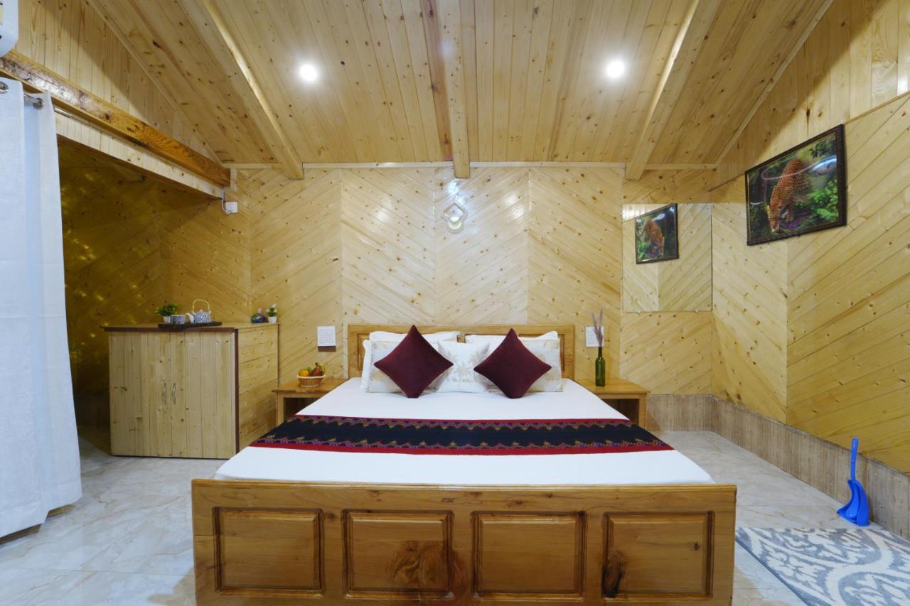 Tree House Latos Tandi Hotell Jibhi Exteriör bild